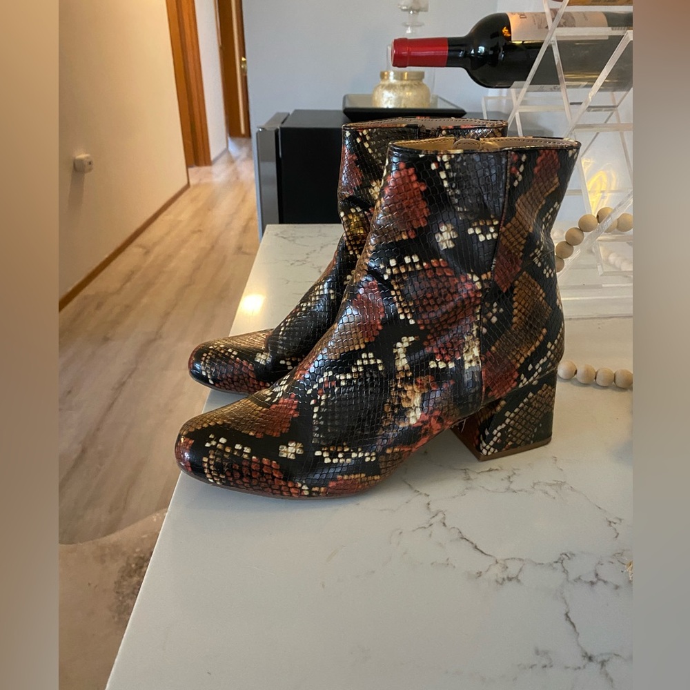 Steve Madden Snakeskin Boots - Size 9
